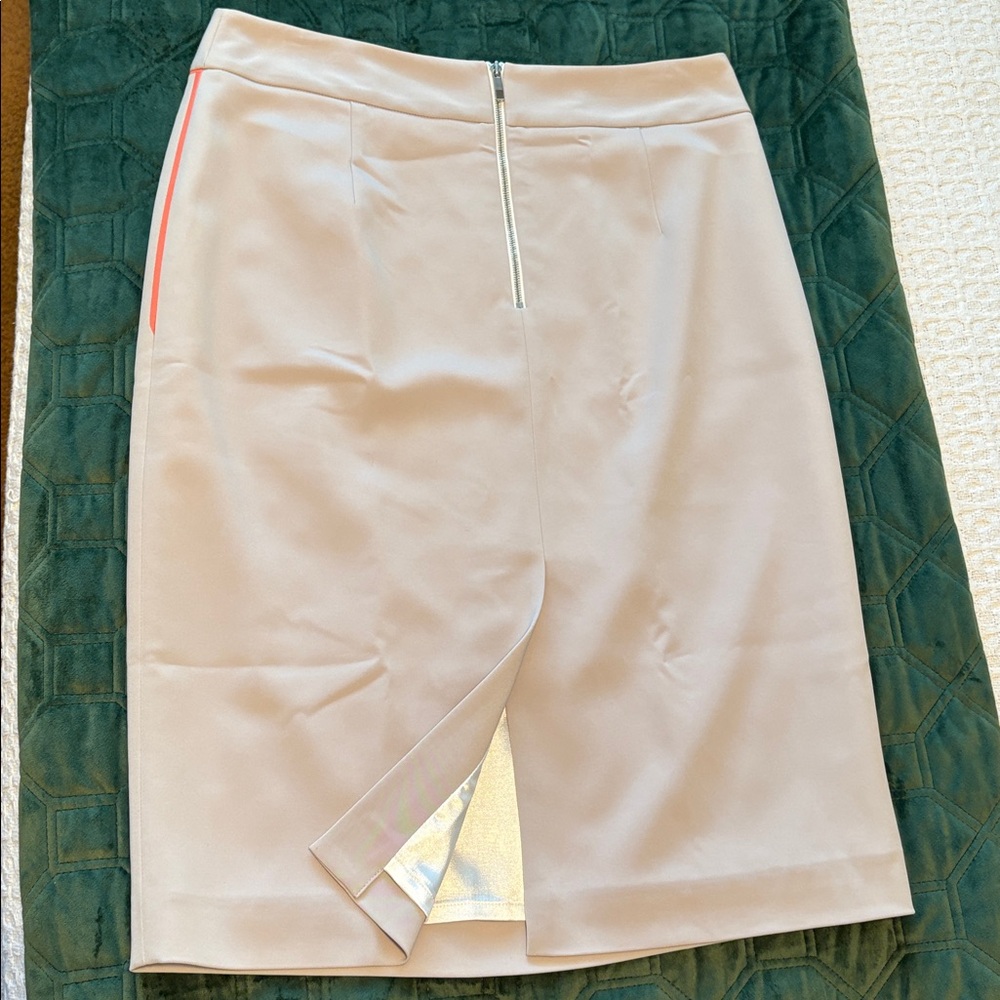 Elie Tahari taupe skirt like new Size 8 - Picture 5 of 12